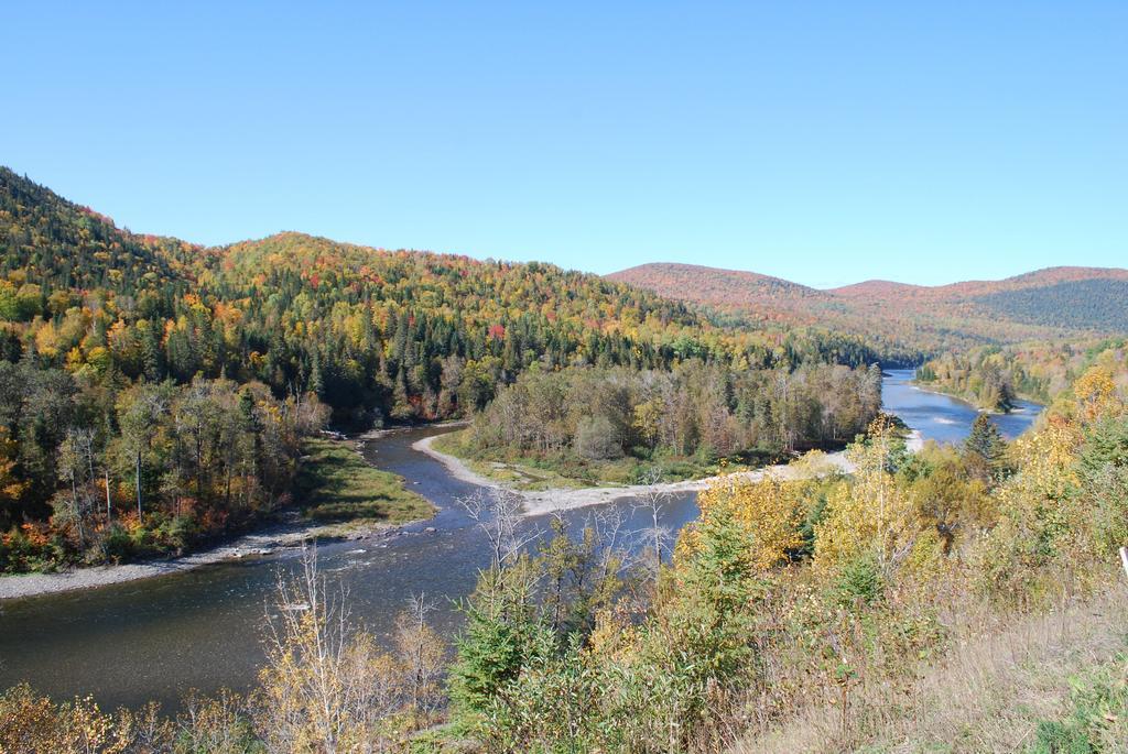 Auberge De La Riviere Matapedia - Matapedia River Lodge Routhierville Exteriér fotografie