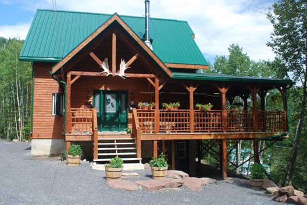 Auberge De La Riviere Matapedia - Matapedia River Lodge Routhierville Exteriér fotografie